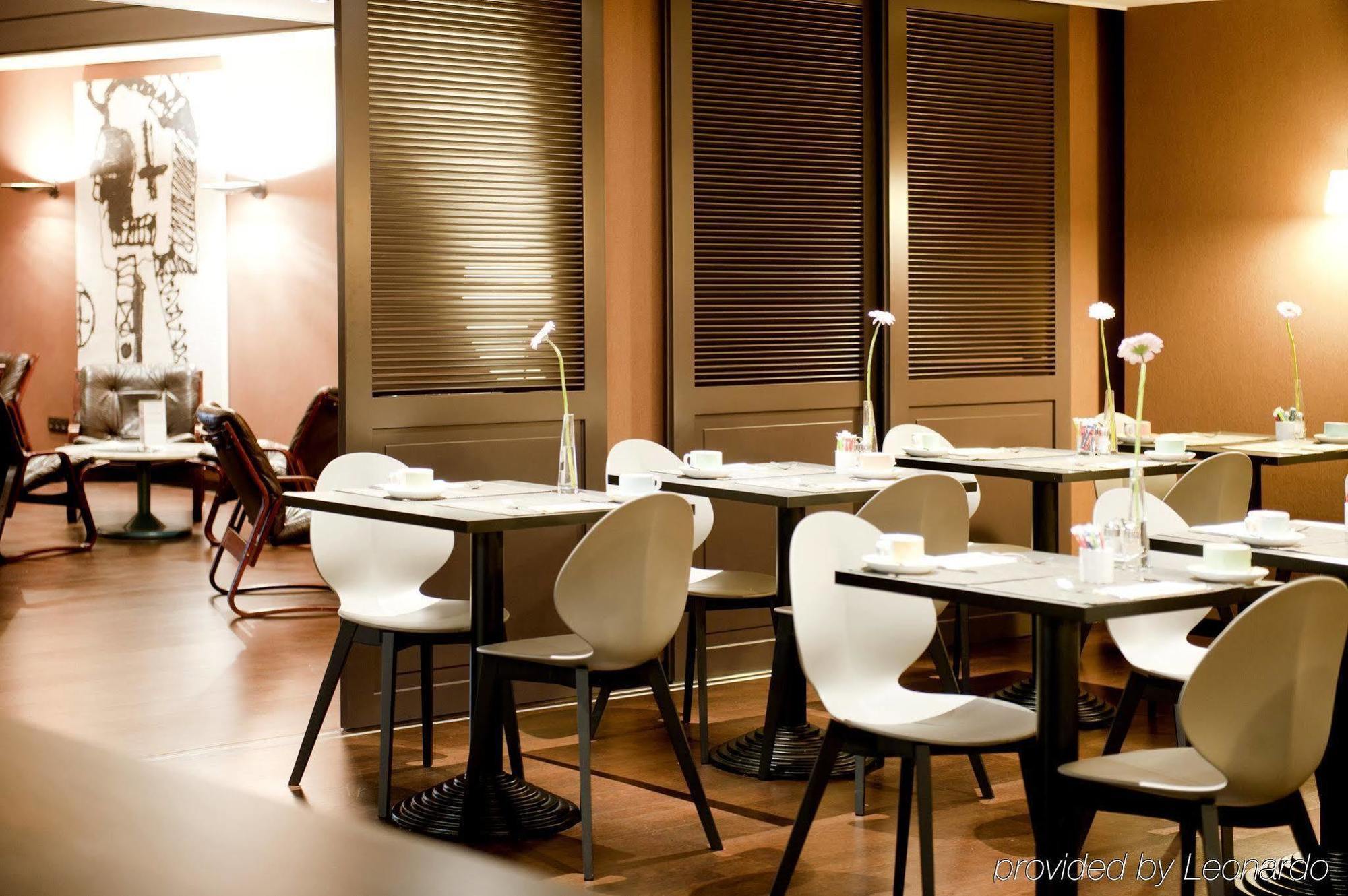 นิวโฮเต็ล ชาร์เลอมาคเนอ Hotel บรัสเซลส์ ภายนอก รูปภาพ