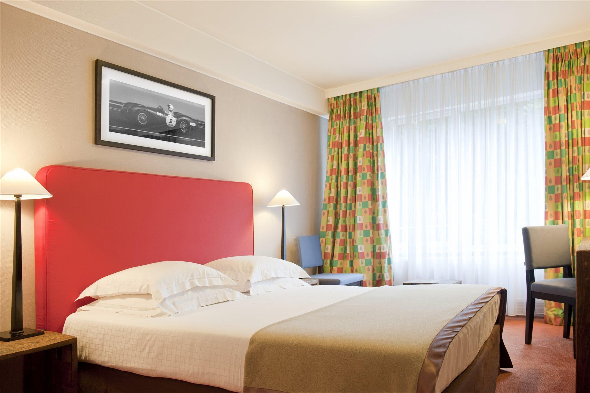 นิวโฮเต็ล ชาร์เลอมาคเนอ Hotel บรัสเซลส์ ภายนอก รูปภาพ